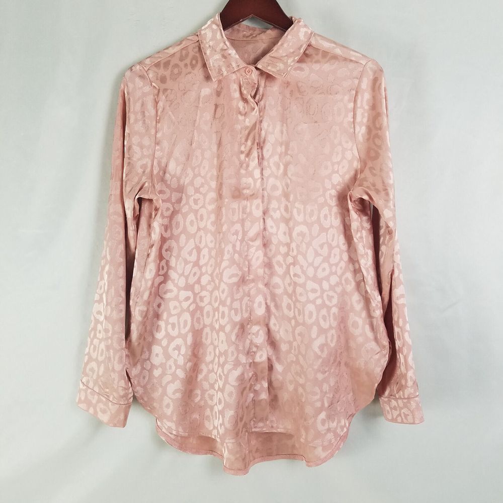 Womens‎ Shirt Medium Pink Top Leopard Print Long Sleeve Collared Button Up
